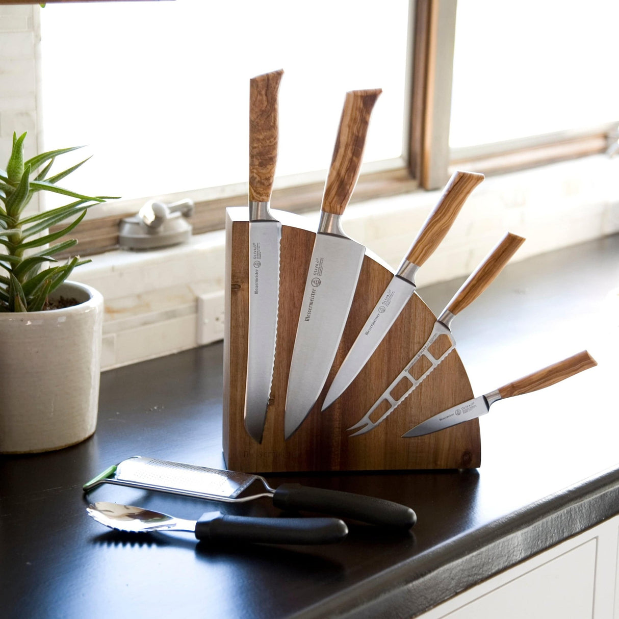 Wood Quarter Round Magnetic Knife Block - Xtrusion Overland
